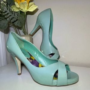 madden girl Gertiee Style 7 1/2 Turquoise Peep Toe Heel Summer Party Perfect